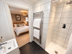 ensuite- click for photo gallery